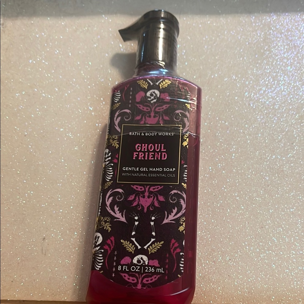 Bath & Body Works Ghoul Friend Hand Soap - Dark Pink